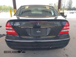 2007 Mercedes-Benz C 230 Sport z VIN WDBRF52H17F931750, wystawiony jako IAAI lot #42207507 z przebiegiem 164 202 mil mil oraz . Historia ofert i sprzedaży dostępna na DreamBid. Obrazek 16.