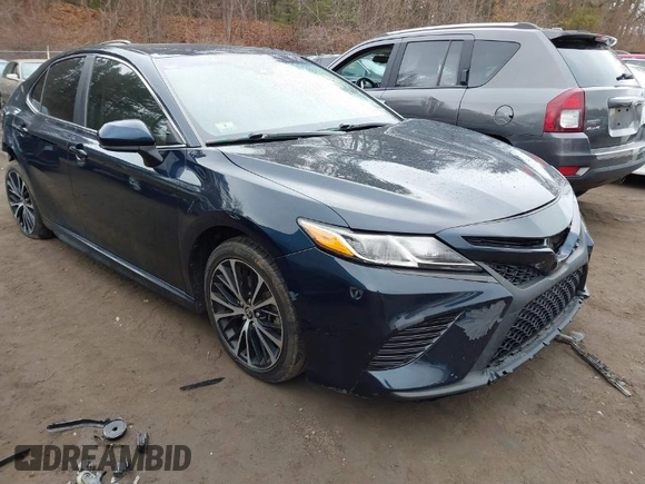 2020 Toyota Camry SE with VIN 4T1G11AK6LU983759, listed as a IAAI auction lot 41727151 with 73,331 mi miles. Bid and sale history available at carsss.com. Image 1.