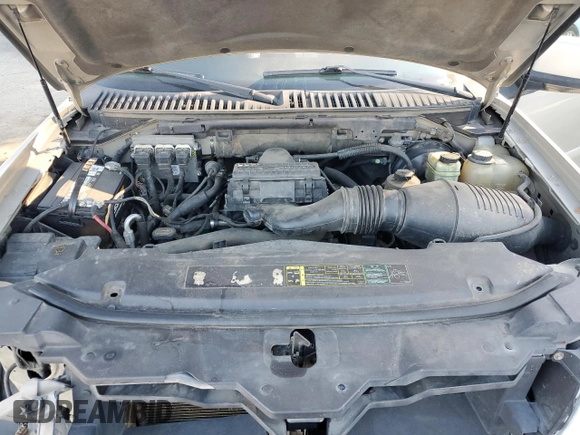 2005 Lincoln Navigator Luxury with VIN 5LMFU28505LJ09857, listed as a Copart auction lot 76108544 with 235,889 mi miles and Salvage Title. Bid and sale history available at carsss.com. Image 13.