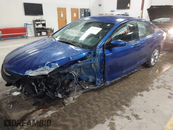 2015 Chrysler 200 S with VIN 1C3CCCBB8FN756535, listed as a IAAI auction lot 41464953 with 141,202 mi miles. Bid and sale history available at carsss.com. Image 18.