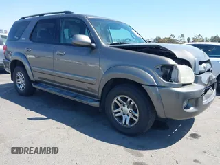 2007 Toyota Sequoia SR5 with VIN 5TDZT34A07S296602, listed as a IAAI auction lot 42067710 with 180,685 mi miles. Bid and sale history available at carsss.com. Image 1.