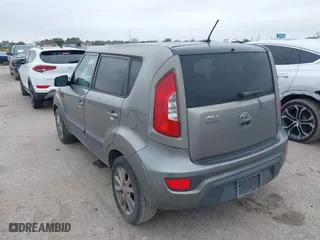 2012 Kia Soul + with VIN KNDJT2A66C7412428, listed as a IAAI auction lot 41636685 with 165,512 mi miles. Bid and sale history available at carsss.com. Image 3.