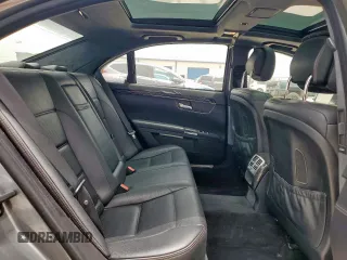 2012 Mercedes-Benz S 63 AMG z VIN WDDNG7EB1CA435991, wystawiony jako Copart lot #57146435 z przebiegiem 117 647 mil mil oraz Szkoda całkowita • Salvage title. Historia ofert i sprzedaży dostępna na DreamBid. Obrazek 10.