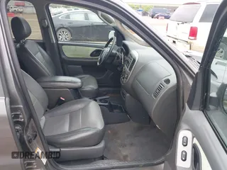 2004 Ford Escape XLT z VIN 1FMCU931X4DA18154, wystawiony jako IAAI lot #42364169 z przebiegiem 173 391 mil mil oraz . Historia ofert i sprzedaży dostępna na DreamBid. Obrazek 5.