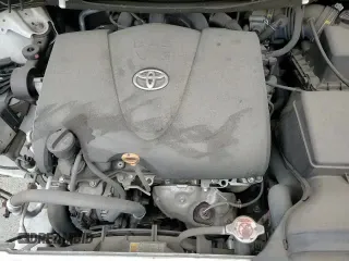 2018 Toyota Sienna L with VIN 5TDZZ3DC3JS952718, listed as a Copart auction lot 70334185 with 37,231 mi miles and Salvage title. Bid and sale history available at DreamBid. Image 15.