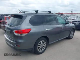 2015 Nissan Pathfinder SV z VIN 5N1AR2MN7FC607589, wystawiony jako IAAI lot #42146811 z przebiegiem 183 968 mil mil oraz . Historia ofert i sprzedaży dostępna na DreamBid. Obrazek 4.
