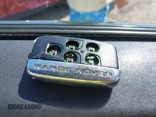 2020 Land Rover Range Rover Velar S z VIN SALYB2EX7LA252141, wystawiony jako IAAI lot #42131779 z przebiegiem 101 612 mil mil oraz . Historia ofert i sprzedaży dostępna na DreamBid. Obrazek 11.