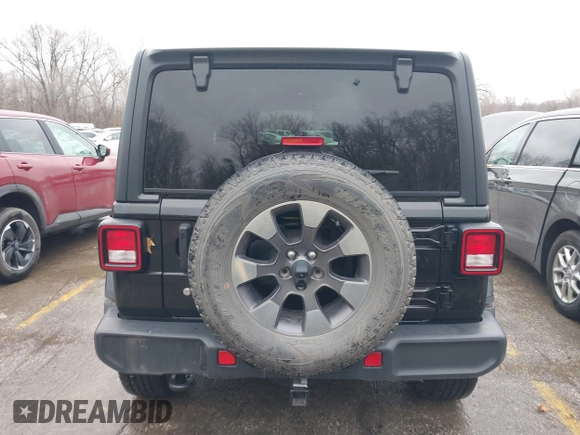 2018 Jeep Wrangler Unlimited Sahara z VIN 1C4HJXEN6JW332956, wystawiony jako IAAI lot #41477681 z przebiegiem 97 446 mil mil oraz . Historia ofert i sprzedaży dostępna na DreamBid. Obrazek 17.