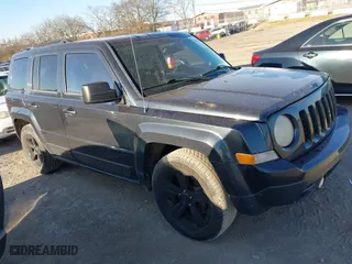 2014 Jeep Patriot Sport with VIN 1C4NJPBA9ED752653, listed as a IAAI auction lot 41744747 with 1 mi miles. Bid and sale history available at carsss.com. Image 1.