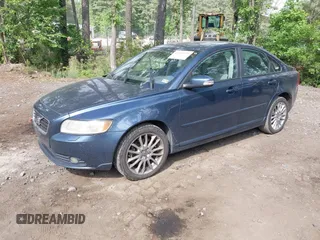 2010 Volvo S40 с VIN YV1390MS9A2490226, выставлен на аукционе IAAI как лот 42234235 с пробегом 111 765 миль миль и . История ставок и продаж доступна на DreamBid. Изображение 16.