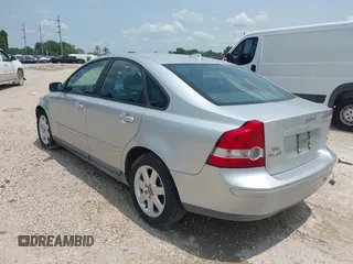 2006 Volvo S40 2.4L с VIN YV1MS382662222925, выставлен на аукционе IAAI как лот 42073893 с пробегом 204 456 миль миль и . История ставок и продаж доступна на DreamBid. Изображение 3.