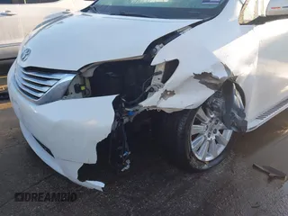 2012 Toyota Sienna XLE with VIN 5TDDK3DCXCS032344, listed as a IAAI auction lot 41205400 with 105,274 mi miles. Bid and sale history available at carsss.com. Image 6.