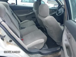 2002 Oldsmobile Alero GX z VIN 1G3NK52F22C188987, wystawiony jako IAAI lot #42240189 z przebiegiem 134 891 mil mil oraz . Historia ofert i sprzedaży dostępna na DreamBid. Obrazek 8.