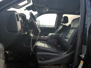 2018 GMC Sierra 3500HD Denali z VIN 1GT42YEY9JF273249, wystawiony jako Copart lot #74801154 z przebiegiem Nie podano mil oraz Nie do naprawy. Historia ofert i sprzedaży dostępna na DreamBid. Obrazek 7.