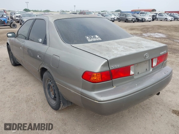 2000 Toyota Camry CE z VIN JT2BG22K9Y0458526, wystawiony jako IAAI lot #42289402 z przebiegiem 269 596 mil mil oraz . Historia ofert i sprzedaży dostępna na DreamBid. Obrazek 3.