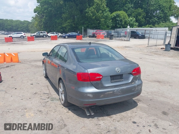 2014 Volkswagen Jetta SE with VIN 3VWD07AJ3EM232529, listed as a IAAI auction lot 42286442 with 125,000 mi miles and . Bid and sale history available at DreamBid. Image 3.