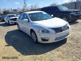 2015 Nissan Altima 2.5 with VIN 1N4AL3AP1FC472617, listed as a IAAI auction lot 41886849 with 67,395 mi miles. Bid and sale history available at carsss.com. Image 1.