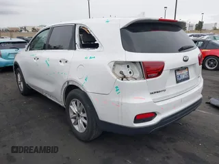 2019 Kia Sorento L with VIN 5XYPG4A3XKG590330, listed as a IAAI auction lot 42060716 with Not Provided miles. Bid and sale history available at carsss.com. Image 3.