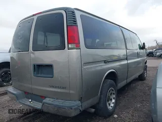 2002 Chevrolet Express with VIN 1GAHG39R321146397, listed as a IAAI auction lot 41701980 with Not Provided miles. Bid and sale history available at carsss.com. Image 4.