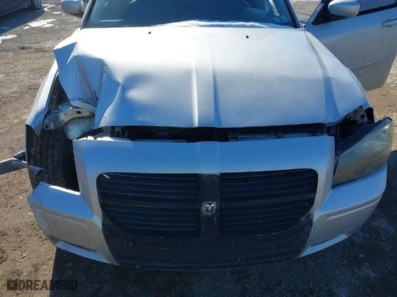 2005 Dodge Magnum RT with VIN 2D8GV58275H118005, listed as a IAAI auction lot 41407758 with 139,684 mi miles. Bid and sale history available at carsss.com. Image 6.