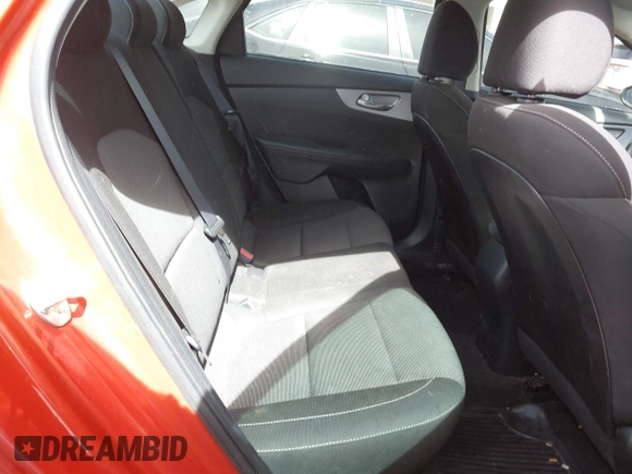 2022 Kia Forte LXS z VIN 3KPF24AD8NE434985, wystawiony jako IAAI lot #41797267 z przebiegiem 50 704 mil mil oraz . Historia ofert i sprzedaży dostępna na DreamBid. Obrazek 8.