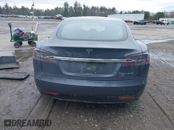 2020 Tesla Model S Long Range z VIN 5YJSA1E26LF413519, wystawiony jako IAAI lot #41742512 z przebiegiem 40 765 mil mil oraz . Historia ofert i sprzedaży dostępna na DreamBid. Obrazek 16.