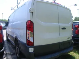 2017 Ford Transit с VIN 1FTYR1YM8HKB19243, выставлен на аукционе IAAI как лот 42807803 с пробегом 160 685 миль миль и . История ставок и продаж доступна на DreamBid. Изображение 5.