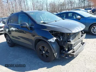 2019 Chevrolet Trax LT z VIN KL7CJLSB1KB774921, wystawiony jako IAAI lot #41590380 z przebiegiem 56 377 mil mil oraz . Historia ofert i sprzedaży dostępna na DreamBid. Obrazek 1.