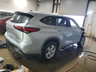 2021 Toyota Highlander L with VIN 5TDBZRBH6MS523435, listed as a Copart auction lot 50786615 with 44,192 mi miles and Salvage Title. Bid and sale history available at carsss.com. Image 3.