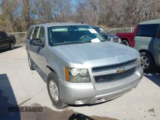 2007 Chevrolet Suburban LT with VIN 1GNFK16397R188641, listed as a IAAI auction lot 41476819 with 209,792 mi miles. Bid and sale history available at carsss.com. Image 1.
