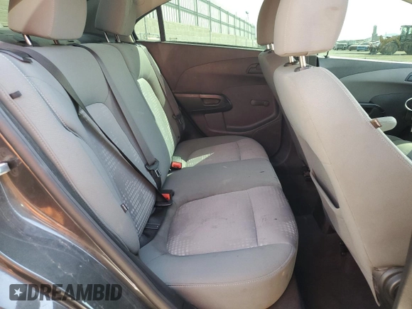 2019 Chevrolet Sonic LS z VIN 1G1JB5SB3K4136220, wystawiony jako Copart lot #50781265 z przebiegiem 45 308 mil mil oraz Nie do naprawy • Non repairable. Historia ofert i sprzedaży dostępna na DreamBid. Obrazek 10.