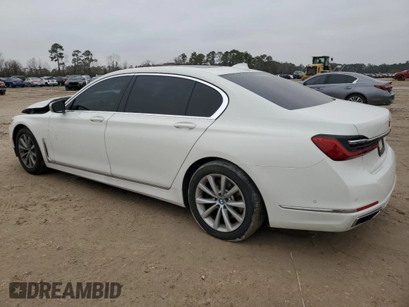 2021 BMW 7 Series 740i with VIN WBA7T2C09MCG32688, listed as a Copart auction lot 88122315 with 30,668 mi miles and Salvage title. Bid and sale history available at DreamBid. Image 2.