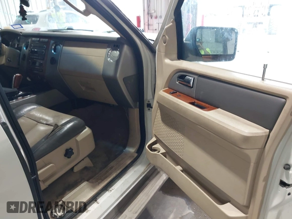 2008 Ford Expedition Eddie Bauer z VIN 1FMFU17508LA23323, wystawiony jako IAAI lot #42250870 z przebiegiem 290 841 mil mil oraz . Historia ofert i sprzedaży dostępna na DreamBid. Obrazek 5.