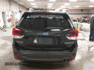 2024 Subaru Forester Limited with VIN JF2SKALC4RH441399, listed as a IAAI auction lot 41009860 with 6,101 mi miles. Bid and sale history available at carsss.com. Image 17.