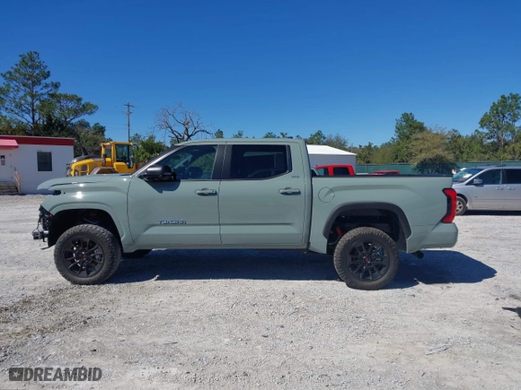 2025 Toyota Tundra 4WD SR with VIN 5TFLA5DB3SX261247, listed as a IAAI auction lot 41577359 with 381 mi miles. Bid and sale history available at carsss.com. Image 15.