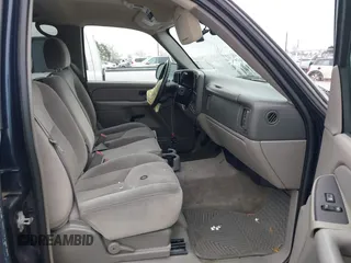 2006 GMC Yukon XL SLT with VIN 1GKEC16Z56J140299, listed as a IAAI auction lot 41593951 with 219,924 mi miles. Bid and sale history available at carsss.com. Image 5.