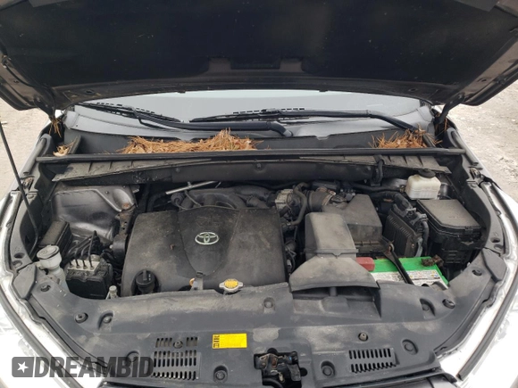 2017 Toyota Highlander LE with VIN 5TDBZRFH5HS375505, listed as a Copart auction lot 47137925 with 84,884 mi miles and Salvage title. Bid and sale history available at DreamBid. Image 12.