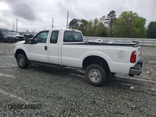 2015 Ford F-250 XLT with VIN 1FT7X2B6XFEA74111, listed as a Copart auction lot 52918695 with 114,522 mi miles and Salvage title. Bid and sale history available at DreamBid. Image 2.