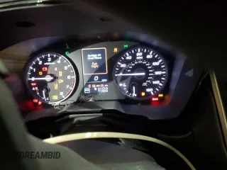 2025 Subaru Outback z VIN 4S4BTAAC4S3100355, wystawiony jako Copart lot #49111565 z przebiegiem 7 132 mil mil oraz Szkoda całkowita • Salvage title. Historia ofert i sprzedaży dostępna na DreamBid. Obrazek 9.