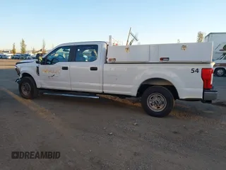 2019 Ford Super Duty F-250 SRW XL with VIN 1FT7W2A69KED53077, listed as a IAAI auction lot 40785535 with 47,928 mi miles. Bid and sale history available at carsss.com. Image 14.