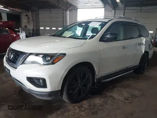 2017 Nissan Pathfinder SL z VIN 5N1DR2MM6HC668911, wystawiony jako IAAI lot #42270084 z przebiegiem 85 055 mil mil oraz . Historia ofert i sprzedaży dostępna na DreamBid. Obrazek 2.