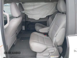 2018 Toyota Sienna XLE Auto Access Seat with VIN 5TDYZ3DC5JS938542, listed as a IAAI auction lot 41569381 with 41,691 mi miles. Bid and sale history available at carsss.com. Image 8.
