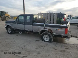 1995 Ford F-150 with VIN 1FTEX14NXSKA90858, listed as a Copart auction lot 44412655 with 141,644 mi miles and Clean Title. Bid and sale history available at carsss.com. Image 2.