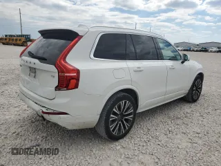 2020 Volvo XC90 Momentum with VIN YV4102CKXL1606866, listed as a Copart auction lot 70695284 with 43,686 mi miles and Salvage Title. Bid and sale history available at carsss.com. Image 3.