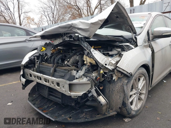 2015 Ford Focus SE with VIN 1FADP3K2XFL376683, listed as a IAAI auction lot 41189828 with 175,151 mi miles. Bid and sale history available at carsss.com. Image 6.