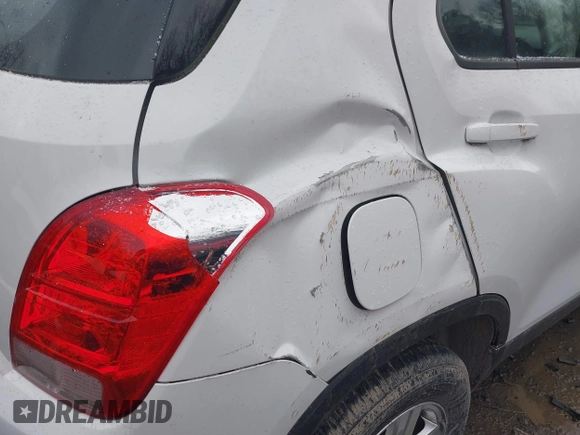 2018 Chevrolet Trax LS with VIN 3GNCJNSB9JL283743, listed as a IAAI auction lot 41569737 with 35,337 mi miles and . Bid and sale history available at DreamBid. Image 20.