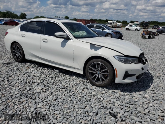 2020 BMW 3 Series 330i with VIN 3MW5R1J04L8B04952, listed as a Copart auction lot 51504575 with 0 mi miles and Non Repairable. Bid and sale history available at carsss.com. Image 4.