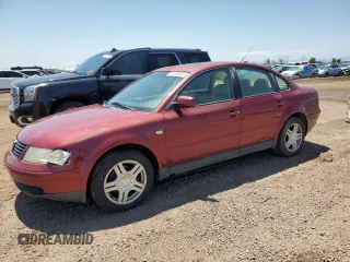 2000 Volkswagen Passat with VIN WVWPD23B9YP211602, listed as a Copart auction lot 61509955 with 121,435 mi miles and Clean title. Bid and sale history available at DreamBid. Image 1.