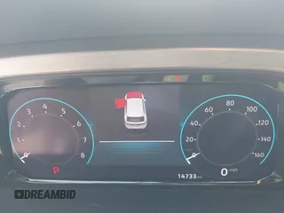 2024 Volkswagen Atlas SE z VIN 1V2JE2CA8RC217294, wystawiony jako IAAI lot #41962704 z przebiegiem 14 733 mil mil oraz . Historia ofert i sprzedaży dostępna na DreamBid. Obrazek 7.