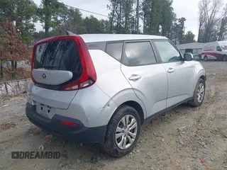 2020 Kia Soul LX with VIN KNDJ23AU8L7011339, listed as a IAAI auction lot 41179070 with 107,072 mi miles. Bid and sale history available at carsss.com. Image 4.